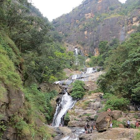 Funky Lanka Tours 호텔 캔디 외부 사진